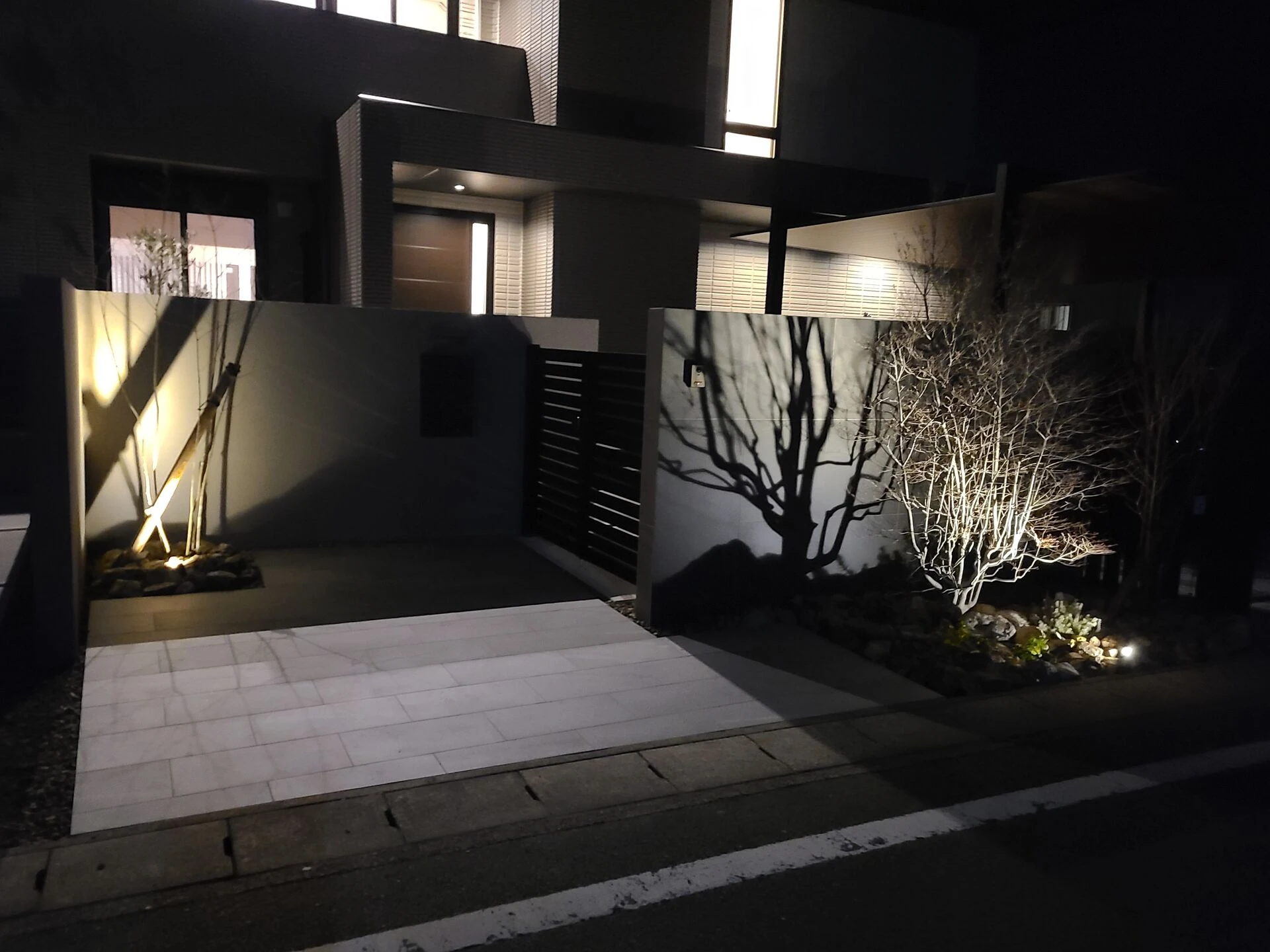 発泡スチロールの壁を使った安全でラグジュアリーなエクステリア ②