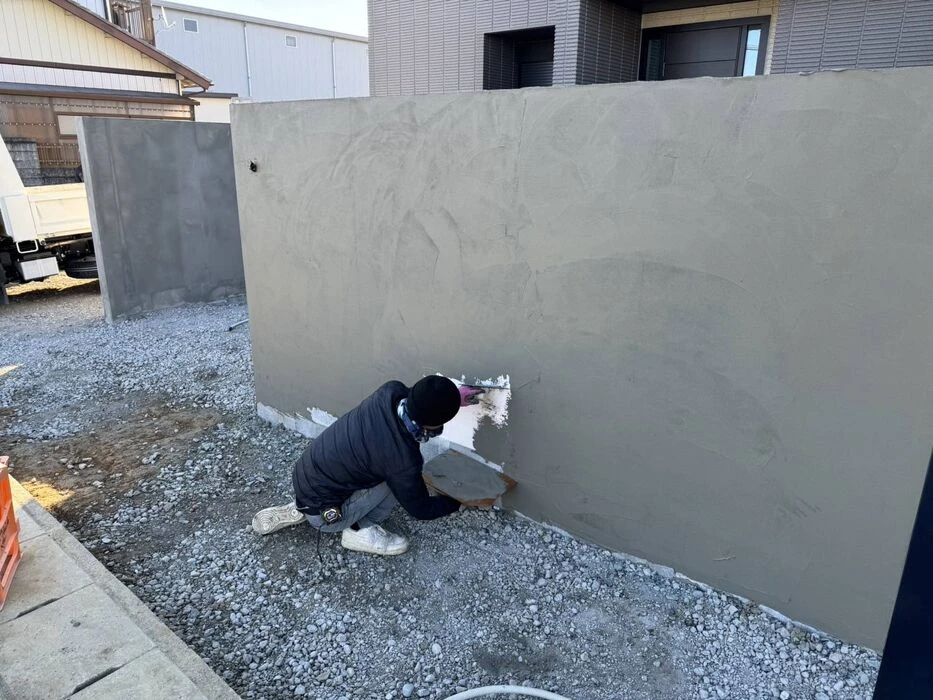 発泡スチロールの壁を使った安全でラグジュアリーなエクステリア