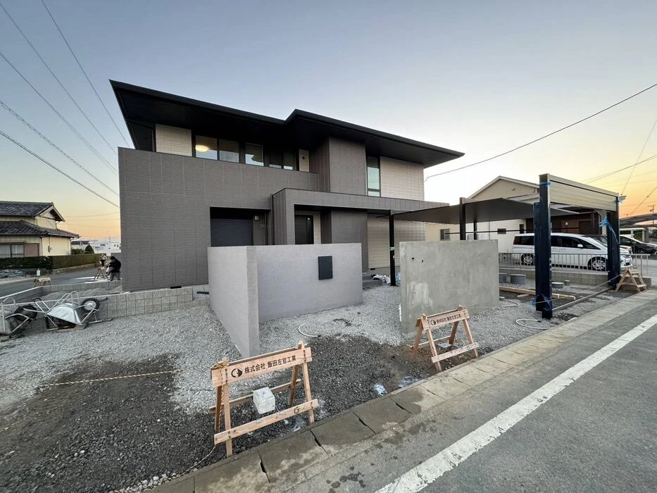 発泡スチロールの壁を使った安全でラグジュアリーなエクステリア