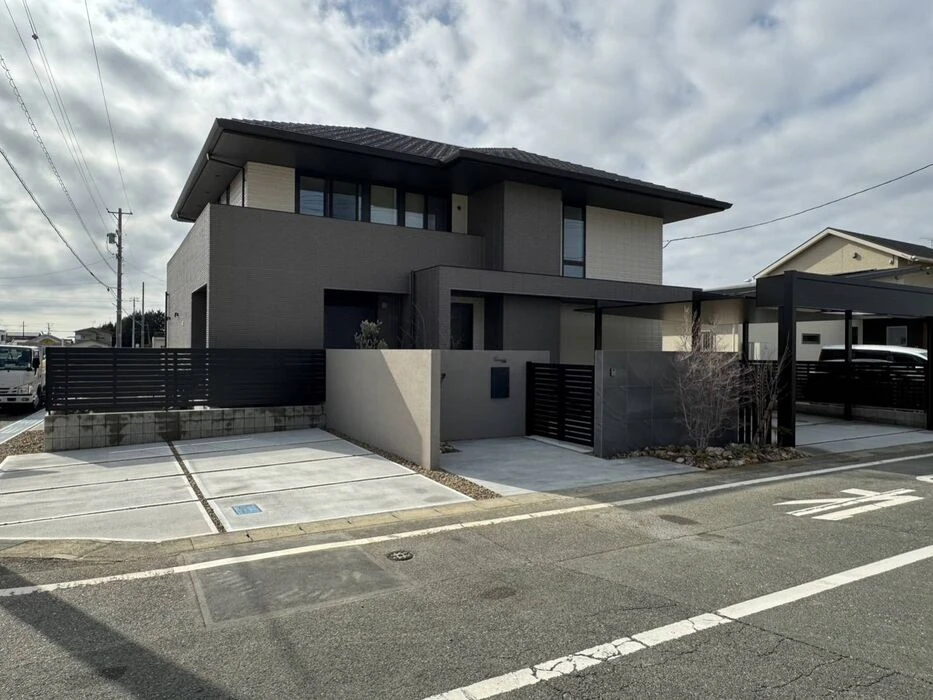 発泡スチロールの壁を使った安全でラグジュアリーなエクステリア ②