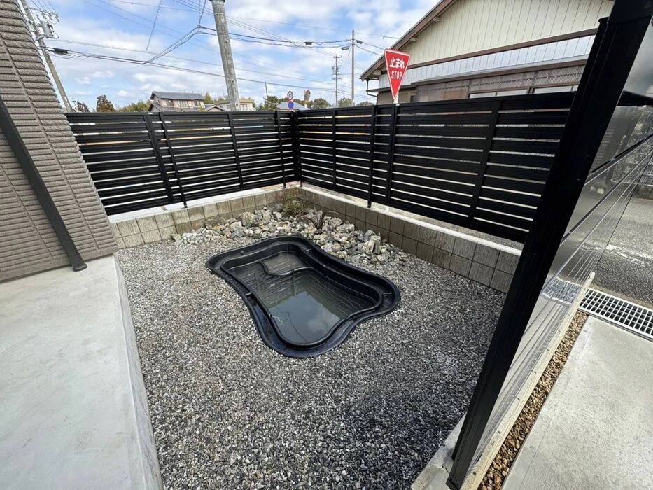 発泡スチロールの壁を使った安全でラグジュアリーなエクステリア ②