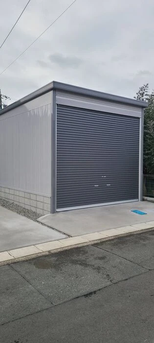 イナバの最大サイズガレージ　蛍光灯、電源（100V、200Vフル装備）